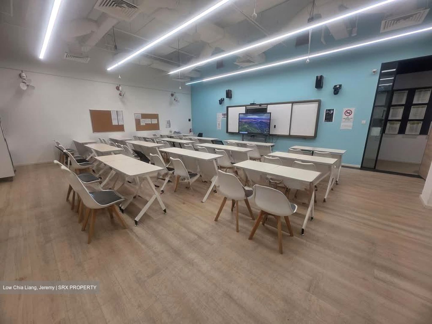 American Club (D9), Office #591979051
